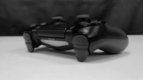 روش اتصال دسته PS4 به اندروید 1 چشمک زدن دسته PS4