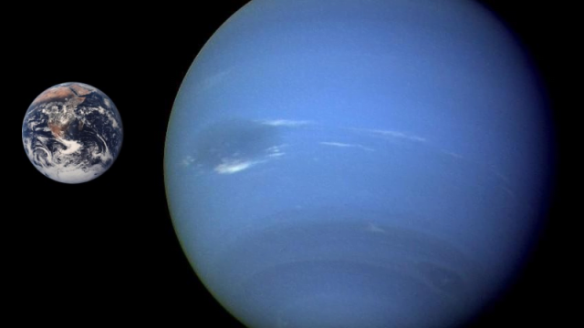 آشنایی با سیاره نپتون - وسعت نپتون در مقایسه با زمین