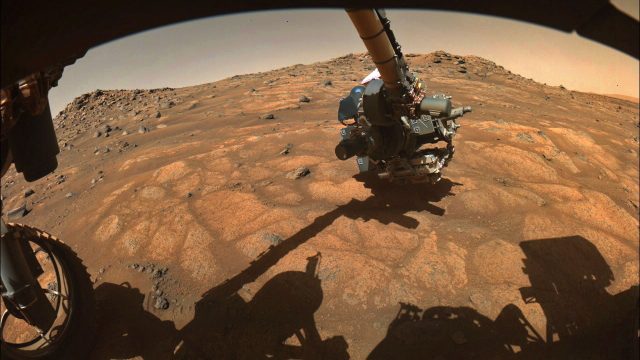 عملیات مریخ نورد ناسا برای حفاری اولین نمونه از سنگ مریخ