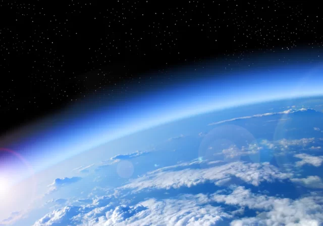 چرا زمین اتمسفر دارد