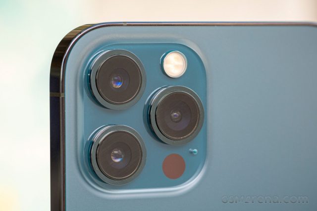 اپل در آیفون 15 از دوربین تله فوتو جدید استفاده می کند