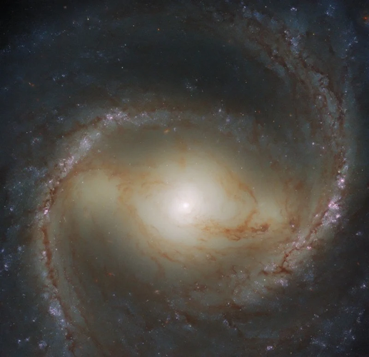 با این سایت از لنز دوربین تلسکوپ هابل مشاهده کنید