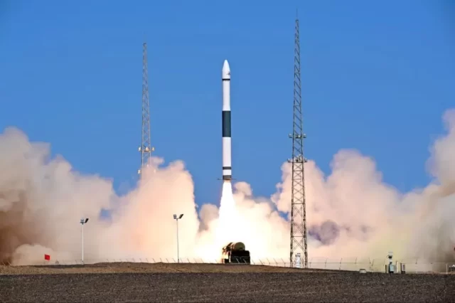 پرتاب 4 ماهواره با 2 راکت در طی 48 ساعت توسط چین