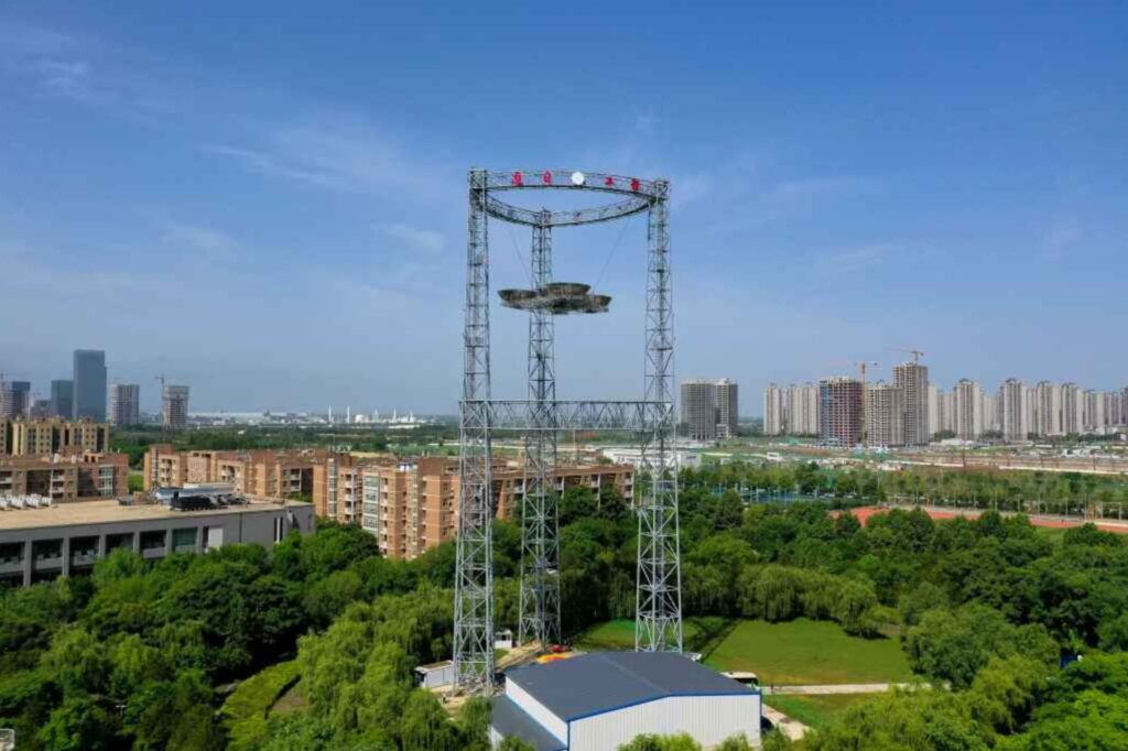 استفاده 24 ساعته از انرژی خورشید با یک برج 75 متری در چین