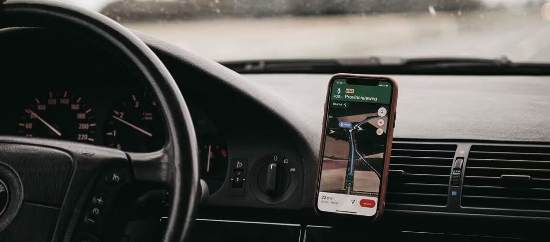7 برنامه اندرویدی برای راحتی کار با گوشی در جاده