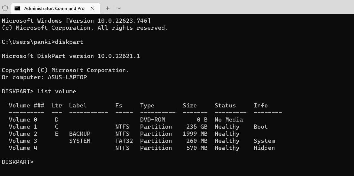 لیست درایوها در Command Prompt