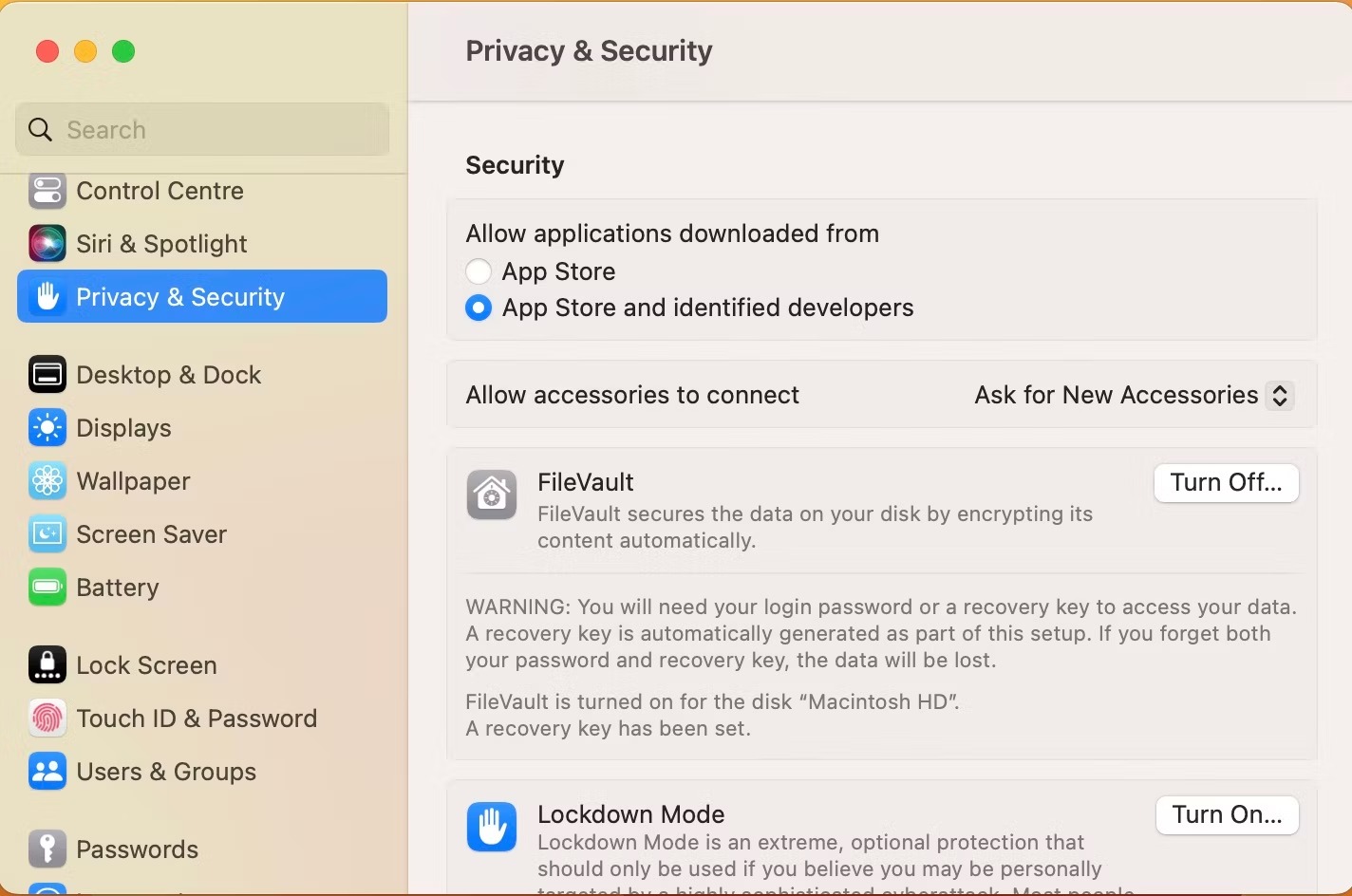 9 راه حفاظت از مک در برابر Malware 3 عکس صفحه تنظیمات حریم خصوصی و امنیت برای دانلود برنامه ها در تنظیمات سیستم