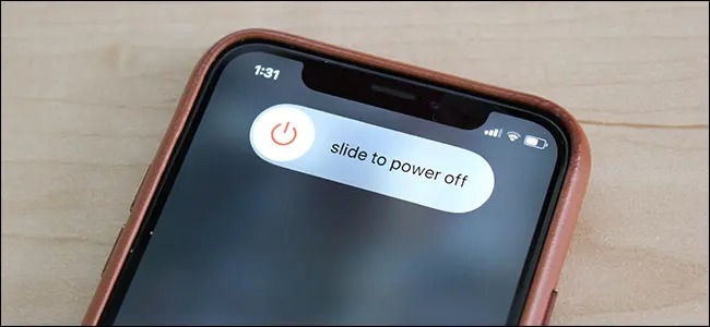 انگشت خود را روی نوار لغزنده «Slide to Power Off» بکشید تا دستگاه خاموش شود