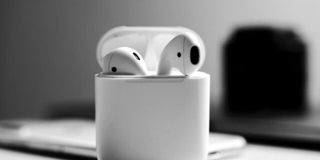 نحوه بررسی باتری AirPods در اندروید