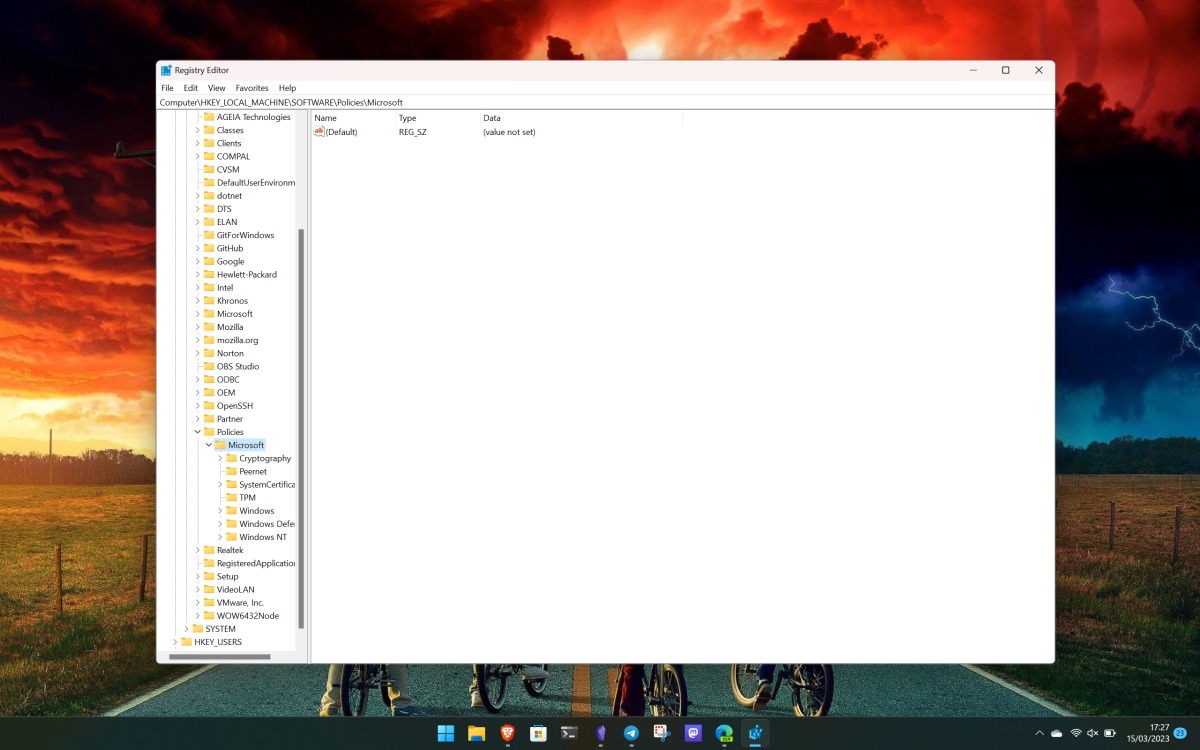 نحوه حذف گزینه Bing Chat از مایکروسافت اج در ویندوز 11 1 ویرایش رجیستری برای حذف Bing Chat از Microsoft Edge