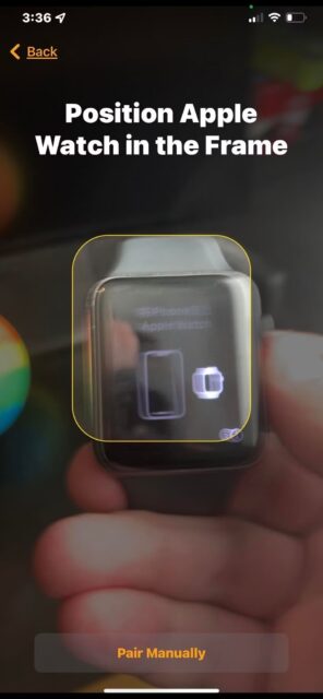 نحوه جفت کردن و استفاده از Apple Watch با گوشی اندروید 5 یک ساعت اپل در داخل قاب قرار می گیرد تا آن را در برنامه اپل واچ جفت کند
