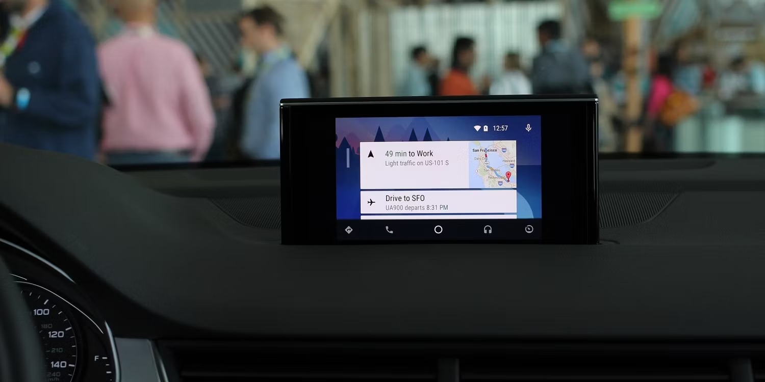 Android Auto روی صفحه نمایش ماشین