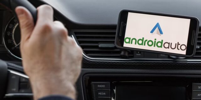 8 راه حل عیب یابی Android Auto
