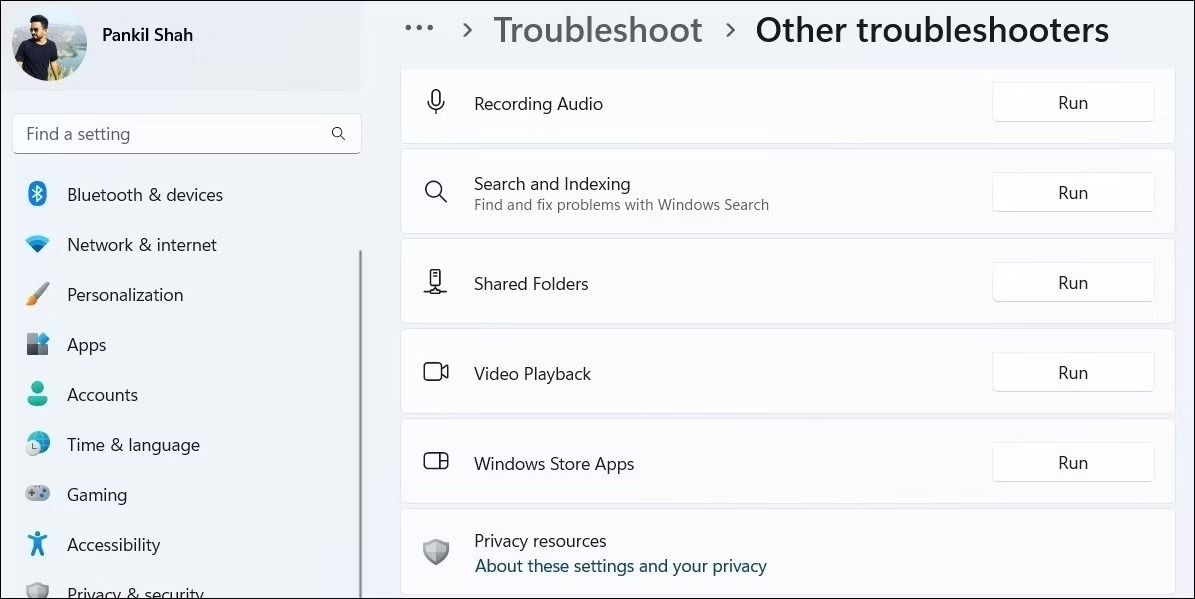 روش برطرف کردن مشکل کار نکردن ساعت در ویندوز 11 1 Windows Store Apps Troubleshooter را اجرا کنید