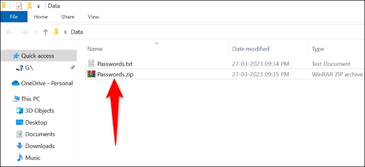 نحوه محافظت از فایل متنی با رمز در ویندوز 11 3 یک فایل ZIP محافظت شده با رمز عبور در File Explorer.