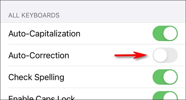 در تنظیمات در iPhone یا iPad، سوئیچ 'Auto-Corriction' را خاموش کنید.