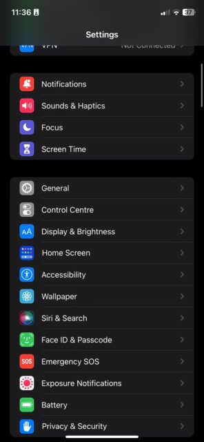 نحوه بررسی بود و نبود آپدیت Rapid Security Response در آیفون 1 تنظیمات iOS
