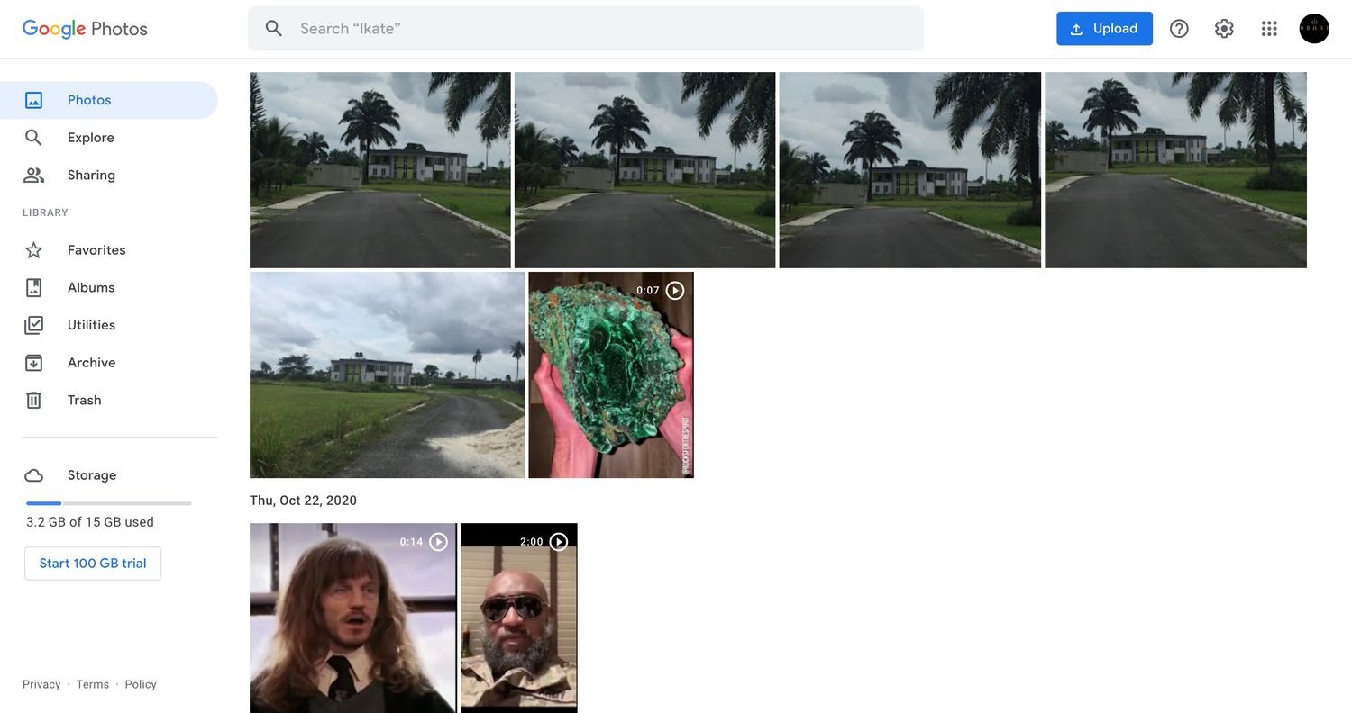 عکس صفحه وب Google Photos با تصاویر کوچک ویدیو روی صفحه