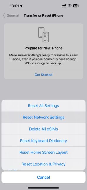 برنامه تنظیمات آیفون با گزینه Reset Network Settings برجسته شده است