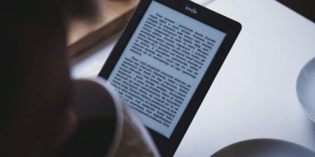 چگونه Ebook و مدارک را از آیفون و آیپد به Kindle بفرستیم