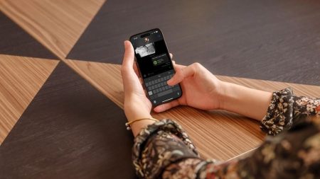 Speed up text navigation iphone