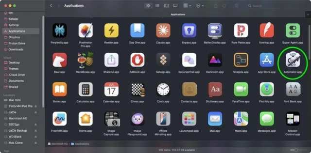 برنامه Automator را از پوشه Applications اجرا کنید.