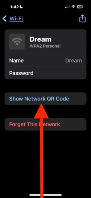 وارد بخش "Wi-Fi" شوید و شبکه‌ای را که می‌خواهید کد QR آن را نمایش دهید، انتخاب کنید