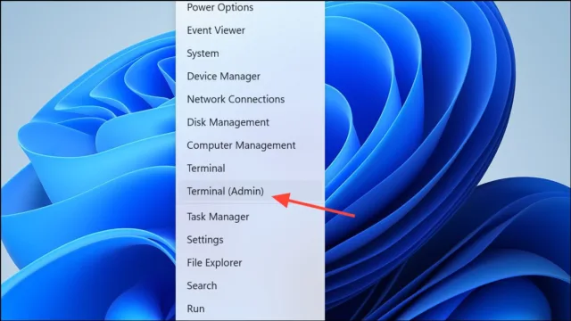 فعال‌سازی Hyper-V از طریق خط فرمان