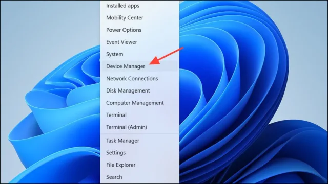 کلیدهای Windows + X را فشار دهید و گزینه Device Manager (مدیر دستگاه‌ها) را انتخاب کنید