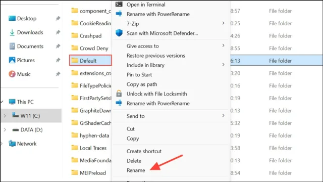 در داخل پوشه User Data، پوشه‌ای به نام Default را پیدا کنید. نام این پوشه را به Default.old تغییر دهید