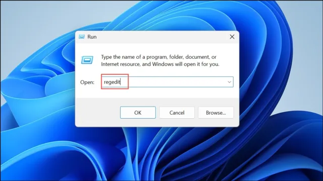 کلیدهای Win + R را فشار دهید، regedit را تایپ کرده و Enter بزنید