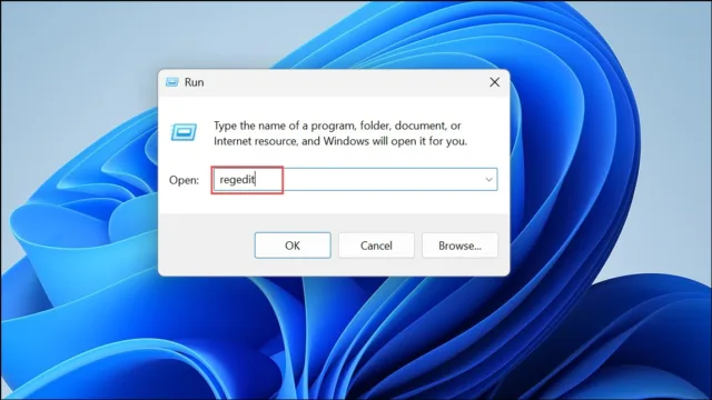کلید Windows + R را فشار دهید، regedit را تایپ کنید و Enter بزنید