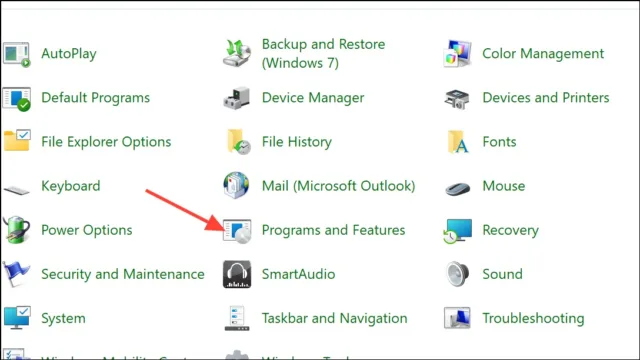 به مسیر Programs > Programs and Features بروید. Roblox را از لیست پیدا کرده، روی آن راست‌کلیک کرده و گزینه Uninstall را انتخاب کنید