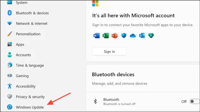 با استفاده از کلیدهای میانبر Win + I وارد تنظیمات ویندوز شوید و سپس در پایین سمت چپ روی Windows Updates کلیک کنید