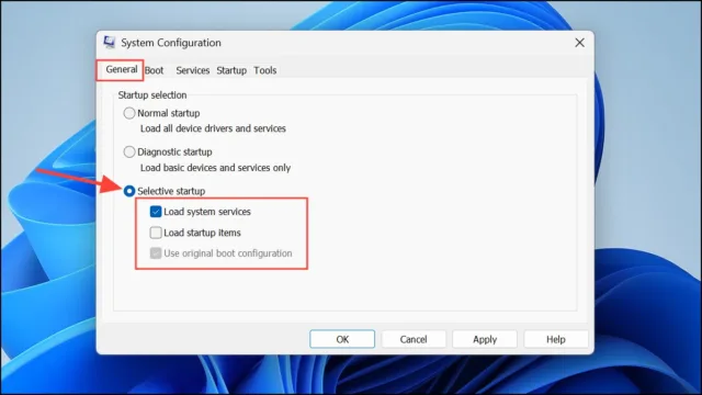گزینه‌های Load system services و Use original boot configuration فعال (تیک‌دار) باشند و گزینه Load startup items غیرفعال (بدون تیک) باقی بماند