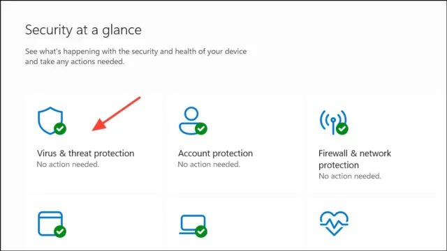 وقتی Windows Security باز شد، روی گزینه Virus and Threat Protection (ویروس و محافظت در برابر تهدیدات) کلیک کنید